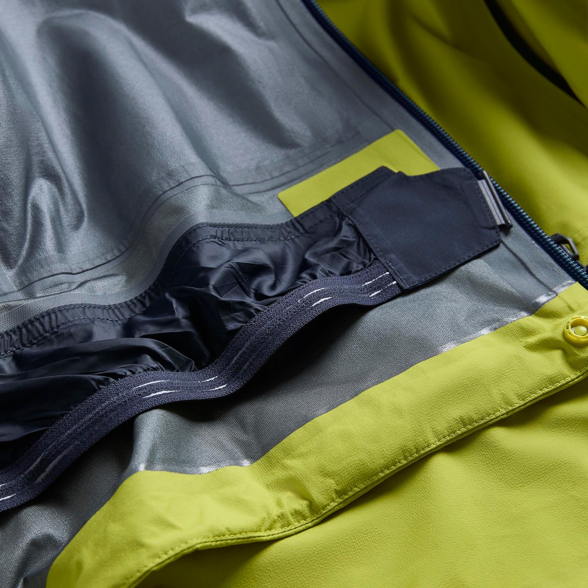 Montane Men's Niveus Lite Waterproof Jacket - Image 9