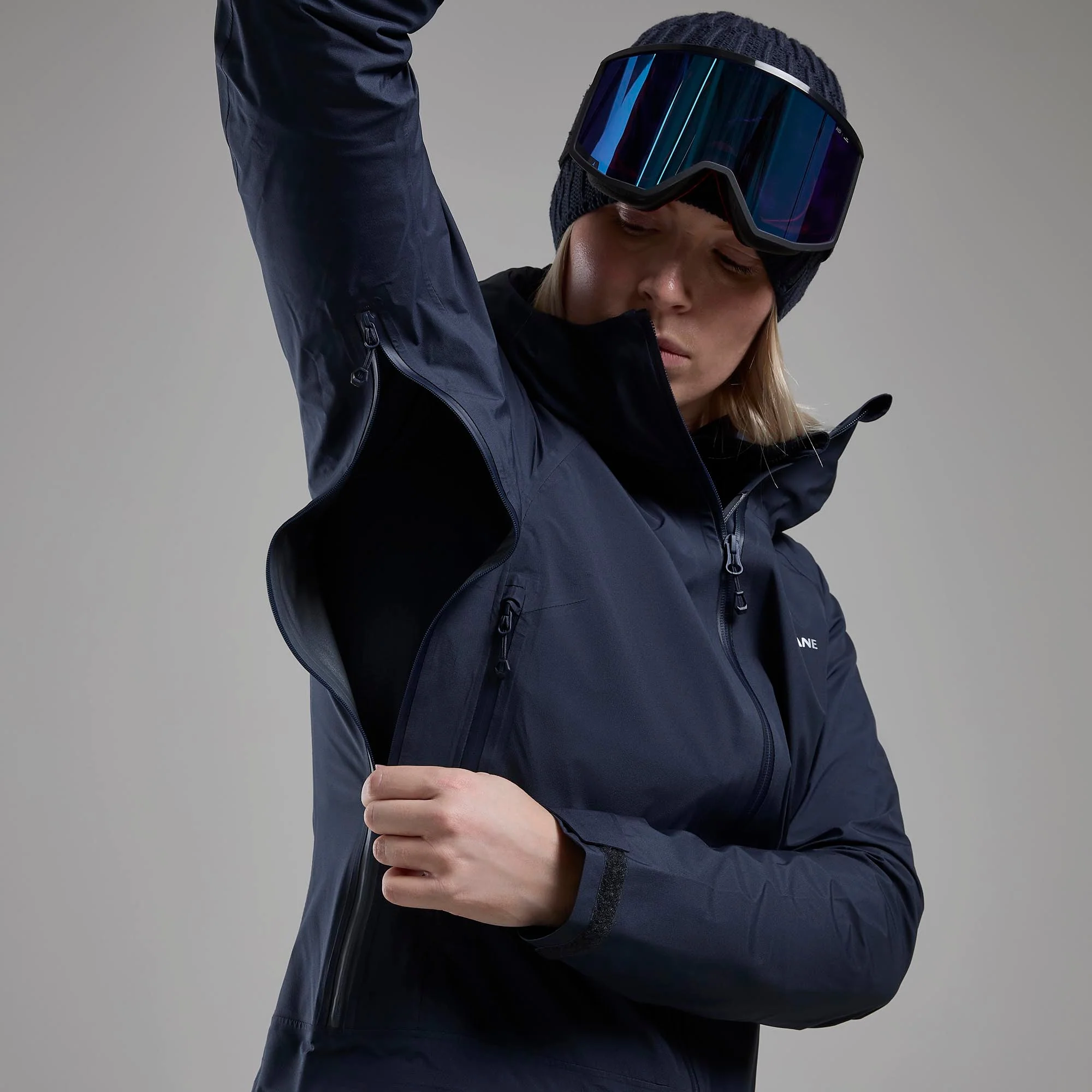 Montane Women's Niveus Lite Waterproof Jacket - Image 7